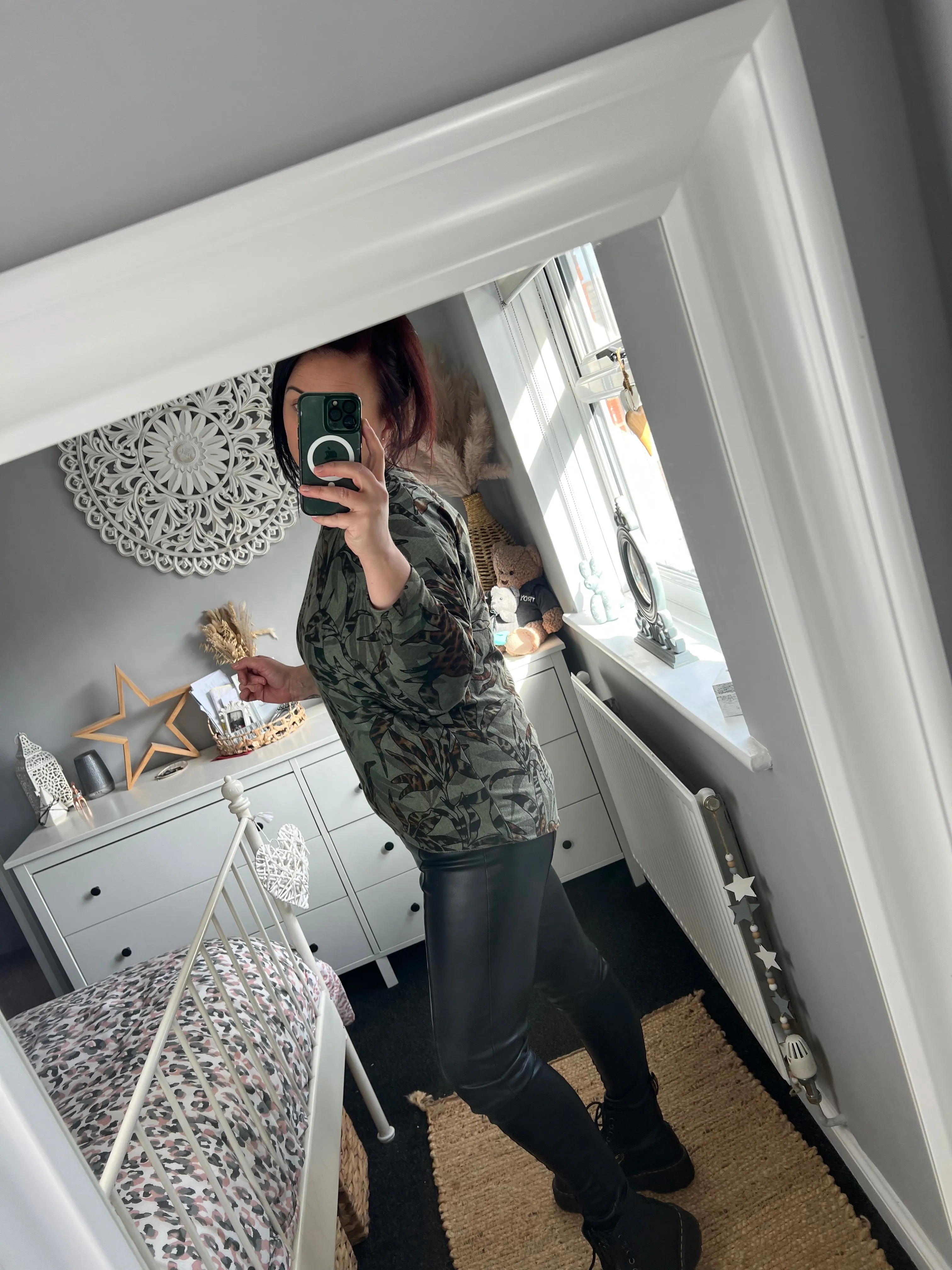 Fine Knit Leaf Jumper - Khaki