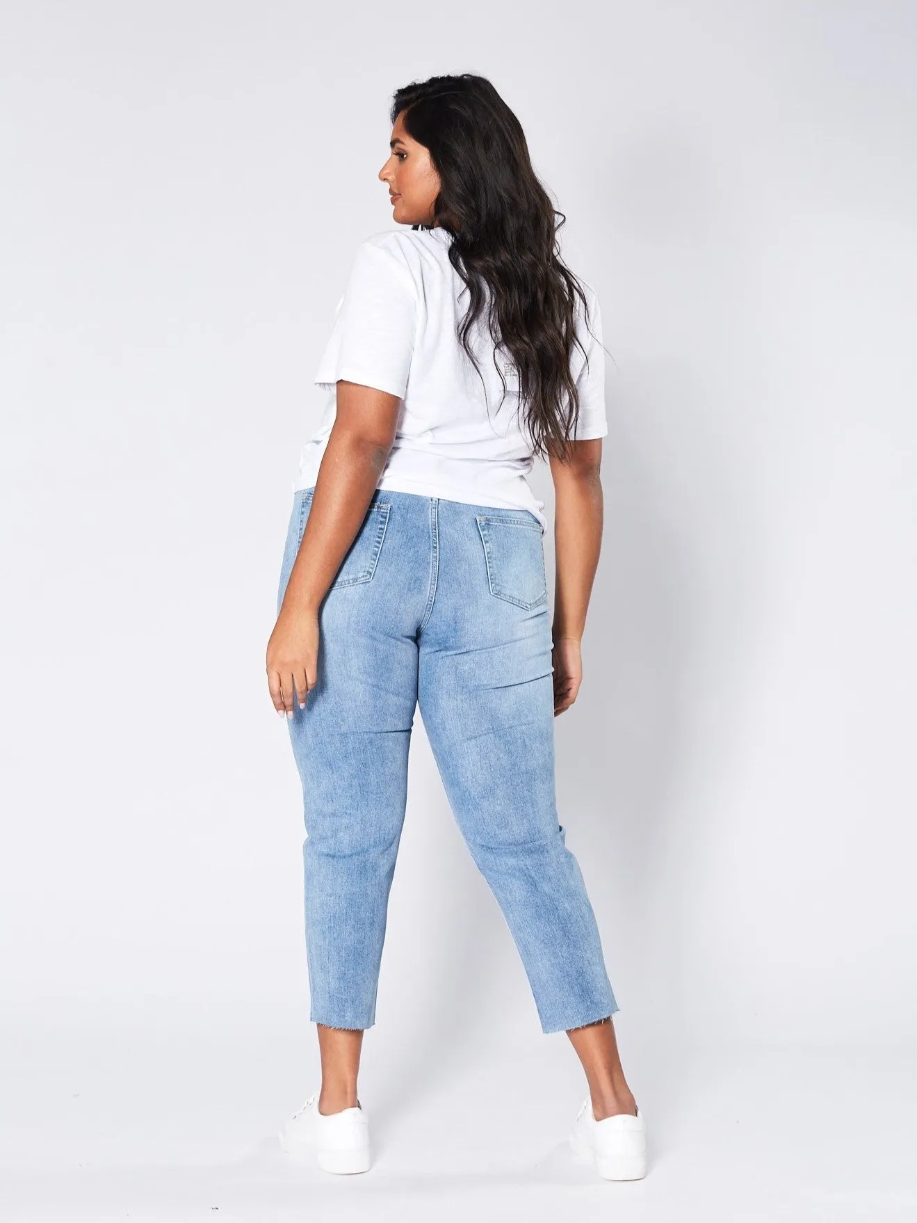 Taylor Mom Jeans - Blue Wash