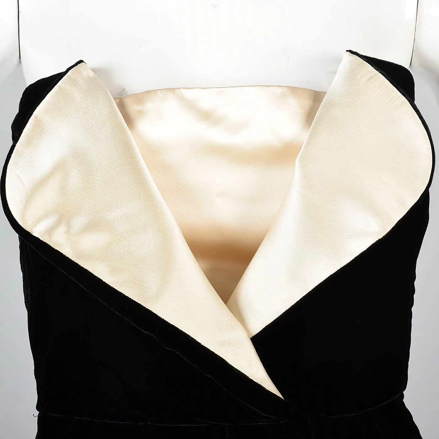 Timeless Lanvin Black Velvet Strapless Dress with Ivory Petal Bust