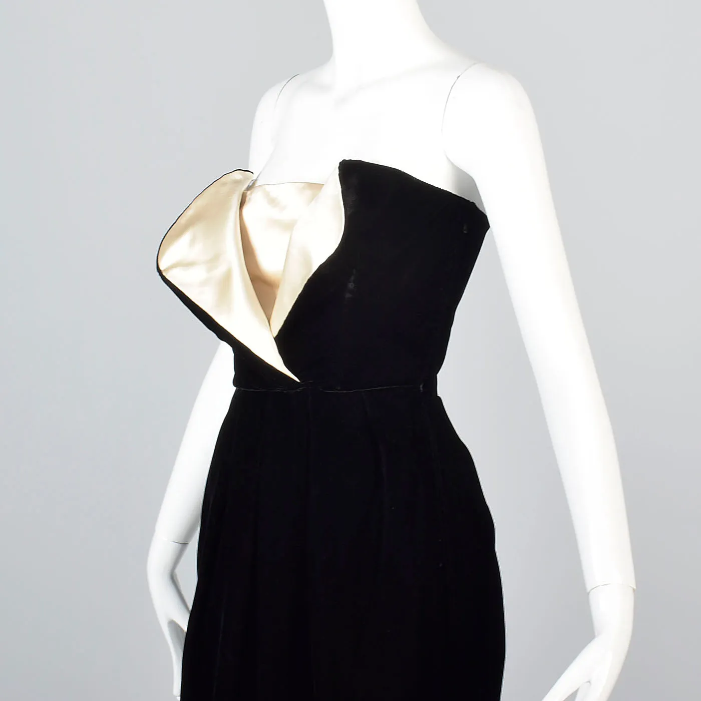 Timeless Lanvin Black Velvet Strapless Dress with Ivory Petal Bust