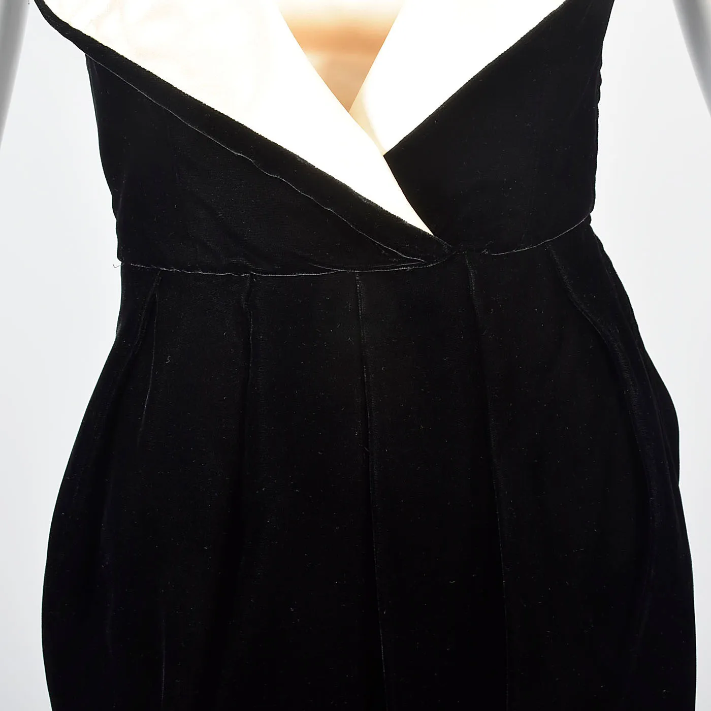 Timeless Lanvin Black Velvet Strapless Dress with Ivory Petal Bust
