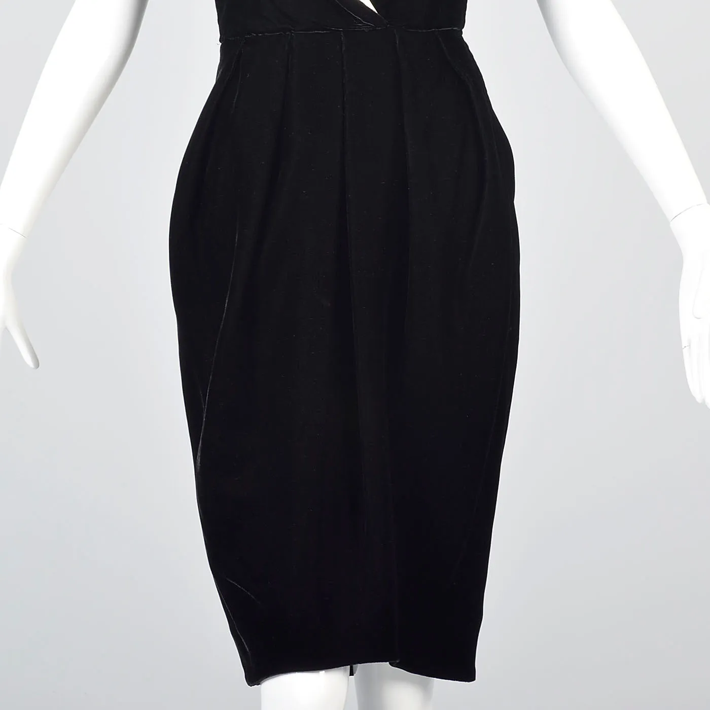 Timeless Lanvin Black Velvet Strapless Dress with Ivory Petal Bust